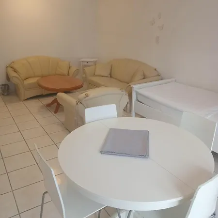Im Herzen Der Altstadt 1 Schlafzimmer 1 Wohnzimmer Balkon * בון