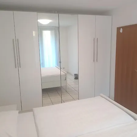 Im Herzen Der Altstadt 1 Schlafzimmer 1 Wohnzimmer Balkon