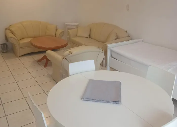 Im Herzen Der Altstadt 1 Schlafzimmer 1 Wohnzimmer Balkon * 본