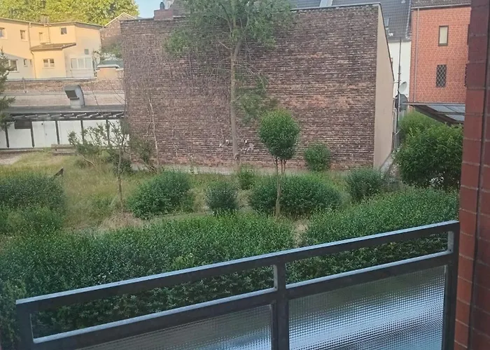 Im Herzen Der Altstadt 1 Schlafzimmer 1 Wohnzimmer Balkon *